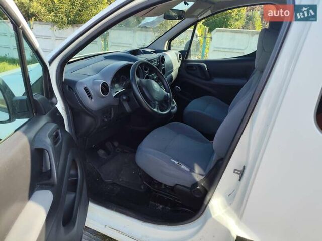 Белый Пежо Partner, объемом двигателя 1.56 л и пробегом 402 тыс. км за 5200 $, фото 12 на Automoto.ua