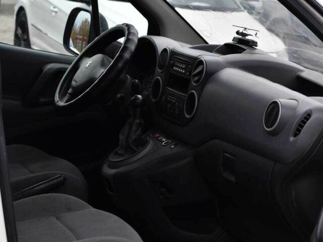 Білий Пежо Partner, об'ємом двигуна 1.6 л та пробігом 180 тис. км за 5350 $, фото 9 на Automoto.ua