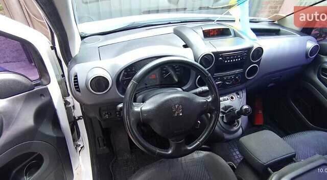 Белый Пежо Partner, объемом двигателя 1.56 л и пробегом 244 тыс. км за 5800 $, фото 11 на Automoto.ua
