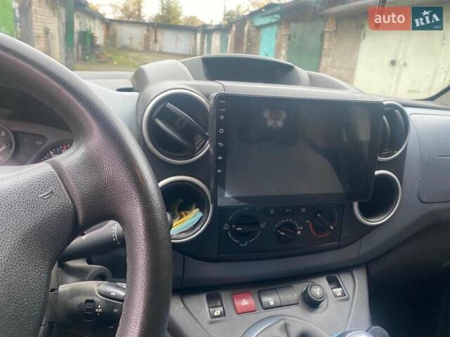 Белый Пежо Partner, объемом двигателя 1.56 л и пробегом 192 тыс. км за 8000 $, фото 16 на Automoto.ua