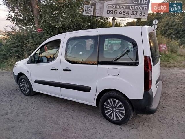 Белый Пежо Partner, объемом двигателя 1.6 л и пробегом 256 тыс. км за 6999 $, фото 15 на Automoto.ua