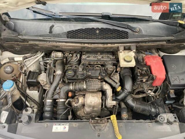 Белый Пежо Partner, объемом двигателя 1.56 л и пробегом 192 тыс. км за 8000 $, фото 6 на Automoto.ua