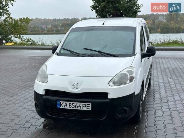 Белый Пежо Partner, объемом двигателя 1.56 л и пробегом 508 тыс. км за 8500 $, фото 2 на Automoto.ua