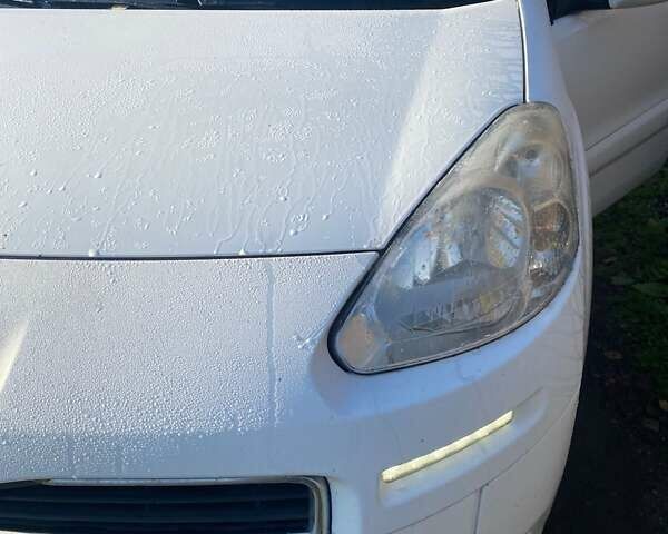 Белый Пежо Partner, объемом двигателя 1.56 л и пробегом 192 тыс. км за 8000 $, фото 4 на Automoto.ua