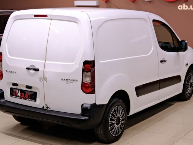 Белый Пежо Partner, объемом двигателя 1.6 л и пробегом 240 тыс. км за 4900 $, фото 4 на Automoto.ua