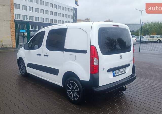 Белый Пежо Partner, объемом двигателя 1.56 л и пробегом 508 тыс. км за 8500 $, фото 4 на Automoto.ua