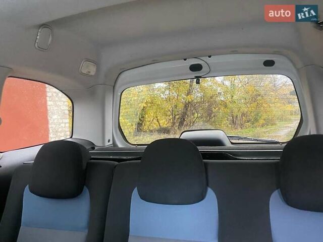 Белый Пежо Partner, объемом двигателя 1.56 л и пробегом 192 тыс. км за 8000 $, фото 15 на Automoto.ua