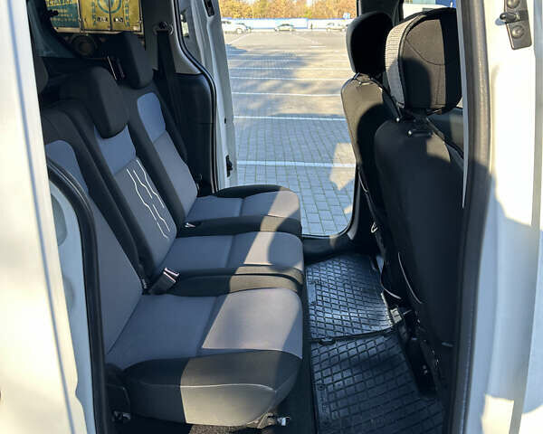 Белый Пежо Partner, объемом двигателя 1.6 л и пробегом 202 тыс. км за 8499 $, фото 8 на Automoto.ua