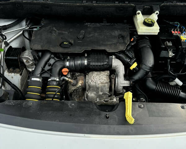 Белый Пежо Partner, объемом двигателя 1.56 л и пробегом 282 тыс. км за 6700 $, фото 10 на Automoto.ua