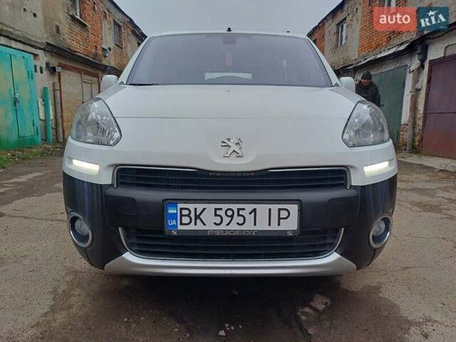 Белый Пежо Partner, объемом двигателя 1.56 л и пробегом 70 тыс. км за 7900 $, фото 39 на Automoto.ua