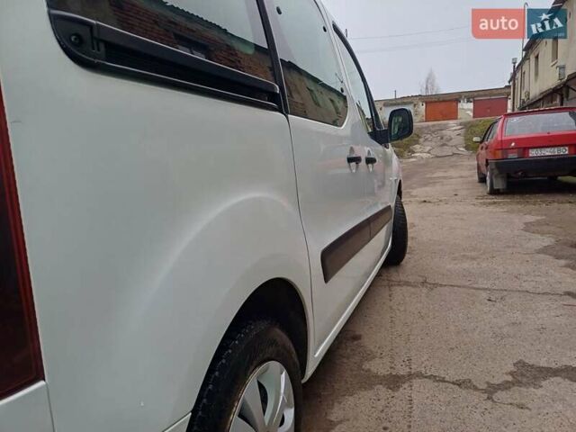 Белый Пежо Partner, объемом двигателя 1.56 л и пробегом 70 тыс. км за 7900 $, фото 17 на Automoto.ua