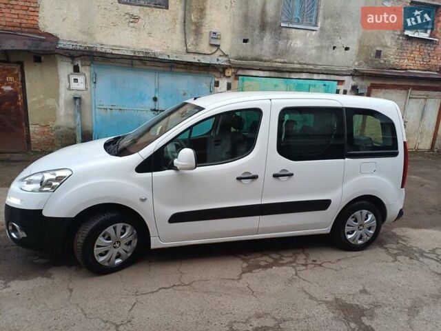 Белый Пежо Partner, объемом двигателя 1.56 л и пробегом 70 тыс. км за 7900 $, фото 7 на Automoto.ua