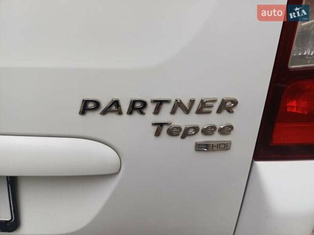 Белый Пежо Partner, объемом двигателя 1.56 л и пробегом 70 тыс. км за 7900 $, фото 20 на Automoto.ua