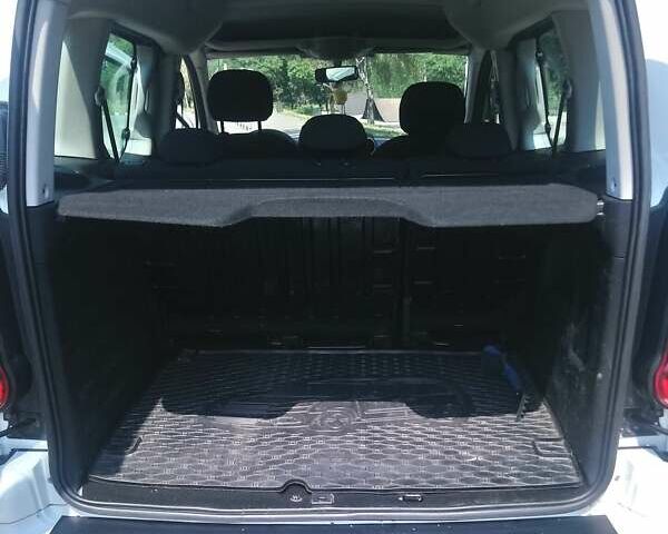 Белый Пежо Partner, объемом двигателя 1.6 л и пробегом 250 тыс. км за 7400 $, фото 13 на Automoto.ua