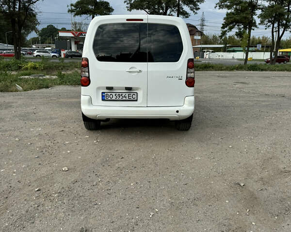 Белый Пежо Partner, объемом двигателя 1.56 л и пробегом 282 тыс. км за 6700 $, фото 3 на Automoto.ua