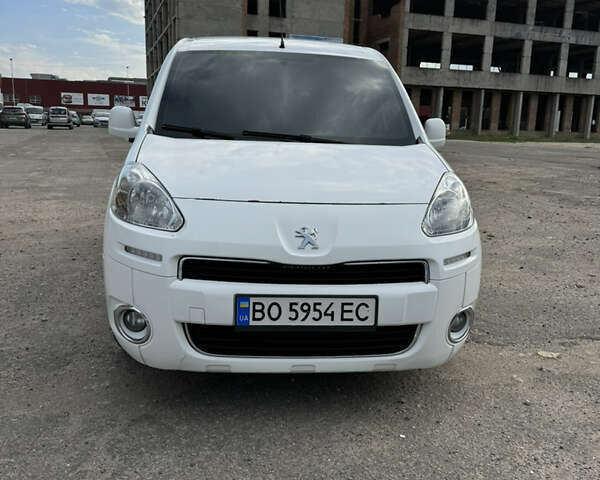 Белый Пежо Partner, объемом двигателя 1.56 л и пробегом 282 тыс. км за 6700 $, фото 1 на Automoto.ua