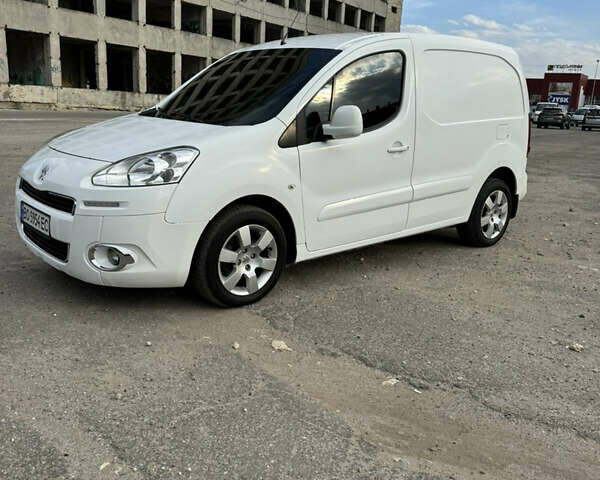 Белый Пежо Partner, объемом двигателя 1.56 л и пробегом 282 тыс. км за 6700 $, фото 6 на Automoto.ua