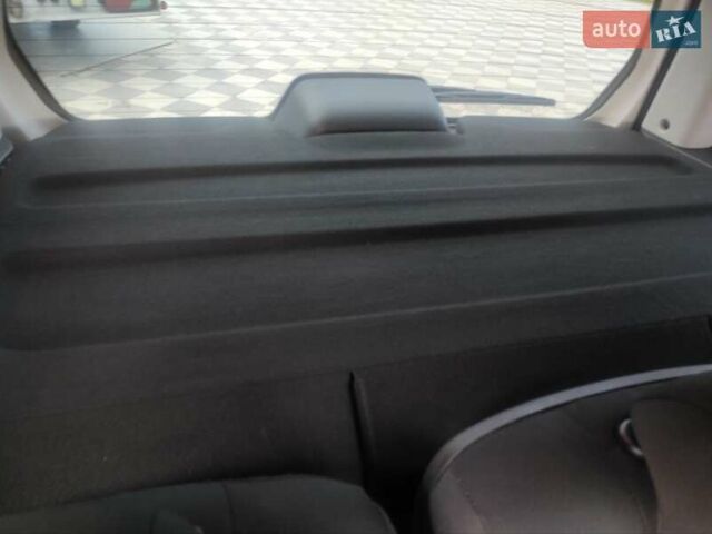 Белый Пежо Partner, объемом двигателя 1.56 л и пробегом 217 тыс. км за 10600 $, фото 17 на Automoto.ua