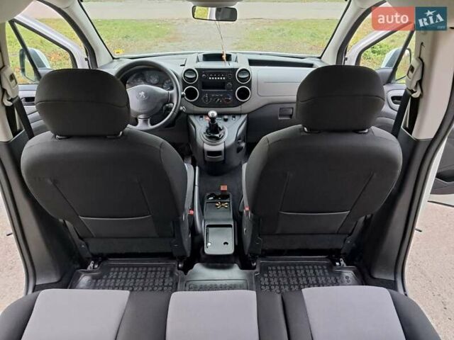 Белый Пежо Partner, объемом двигателя 1.6 л и пробегом 204 тыс. км за 8999 $, фото 14 на Automoto.ua