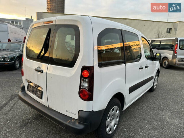 Белый Пежо Partner, объемом двигателя 0 л и пробегом 45 тыс. км за 6500 $, фото 4 на Automoto.ua