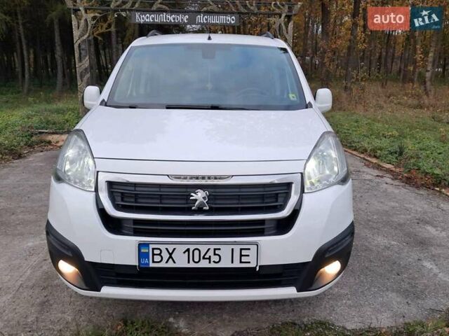 Белый Пежо Partner, объемом двигателя 1.6 л и пробегом 204 тыс. км за 8999 $, фото 4 на Automoto.ua