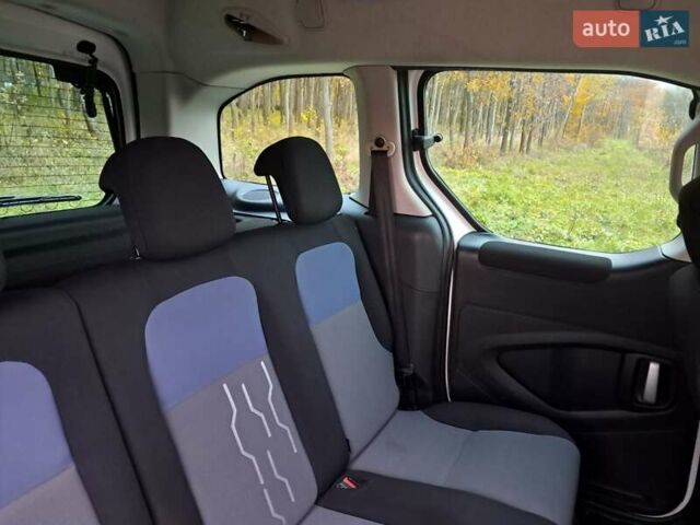 Белый Пежо Partner, объемом двигателя 1.6 л и пробегом 204 тыс. км за 8999 $, фото 12 на Automoto.ua