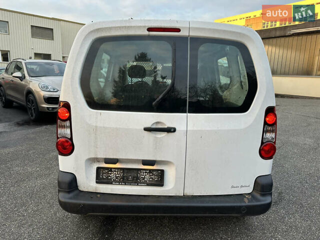 Белый Пежо Partner, объемом двигателя 0 л и пробегом 45 тыс. км за 6500 $, фото 3 на Automoto.ua