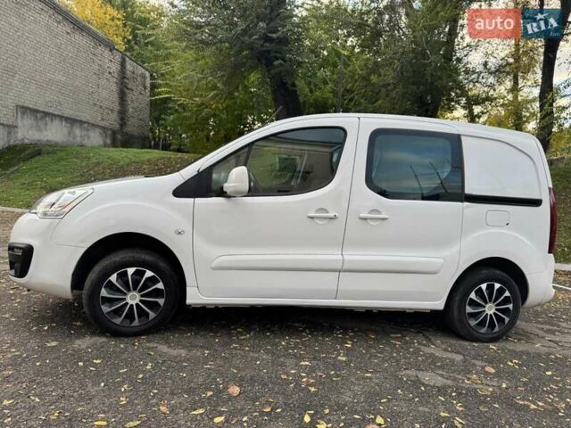 Белый Пежо Partner, объемом двигателя 0 л и пробегом 126 тыс. км за 8790 $, фото 10 на Automoto.ua