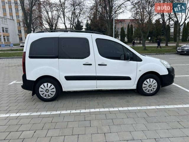 Белый Пежо Partner, объемом двигателя 1.56 л и пробегом 200 тыс. км за 8999 $, фото 5 на Automoto.ua