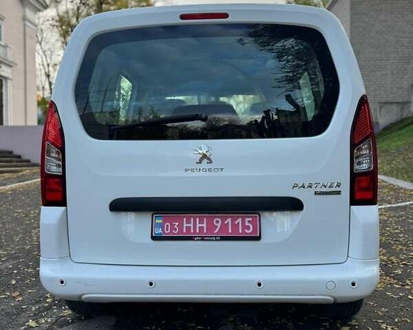 Белый Пежо Partner, объемом двигателя 0 л и пробегом 126 тыс. км за 8790 $, фото 6 на Automoto.ua