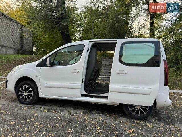 Белый Пежо Partner, объемом двигателя 0 л и пробегом 126 тыс. км за 8790 $, фото 11 на Automoto.ua
