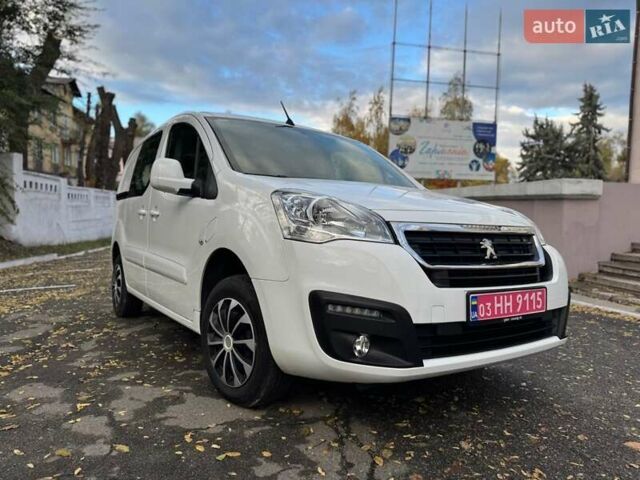 Белый Пежо Partner, объемом двигателя 0 л и пробегом 126 тыс. км за 8790 $, фото 1 на Automoto.ua