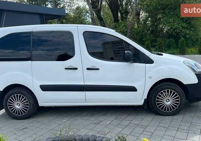 Білий Пежо Partner, об'ємом двигуна 1.6 л та пробігом 212 тис. км за 9999 $, фото 7 на Automoto.ua