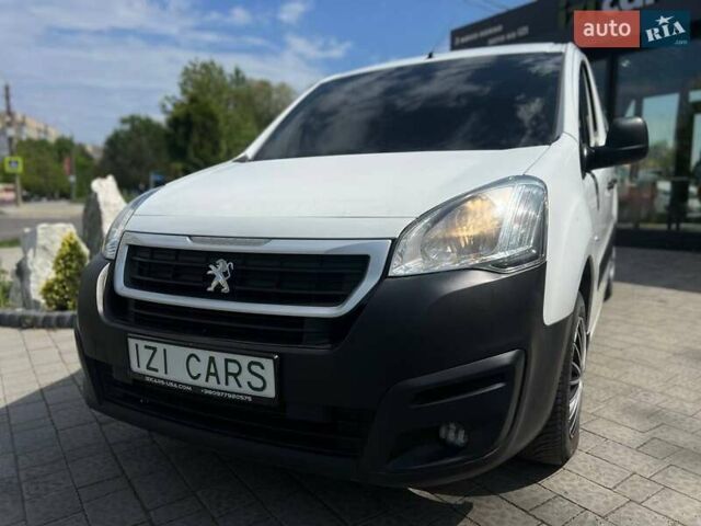 Білий Пежо Partner, об'ємом двигуна 1.6 л та пробігом 212 тис. км за 9999 $, фото 9 на Automoto.ua