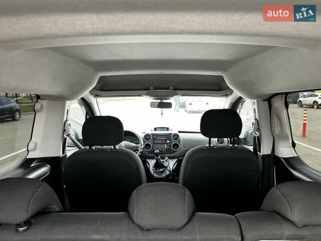 Белый Пежо Partner, объемом двигателя 1.56 л и пробегом 200 тыс. км за 8999 $, фото 17 на Automoto.ua