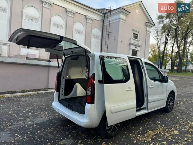 Белый Пежо Partner, объемом двигателя 0 л и пробегом 126 тыс. км за 8790 $, фото 13 на Automoto.ua