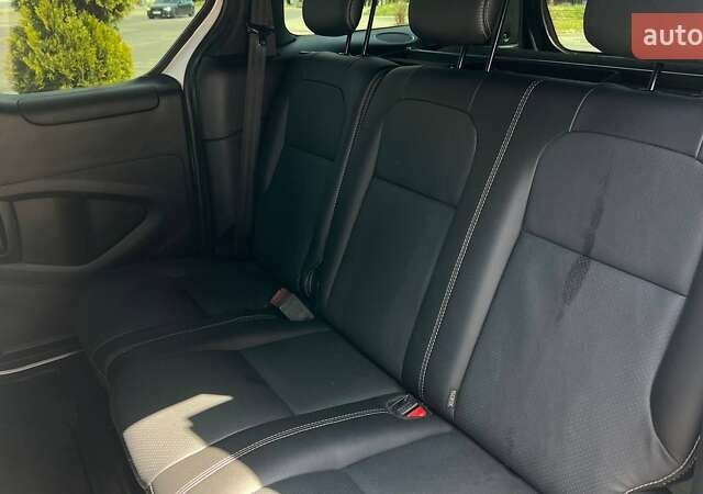 Білий Пежо Partner, об'ємом двигуна 1.6 л та пробігом 212 тис. км за 9999 $, фото 23 на Automoto.ua