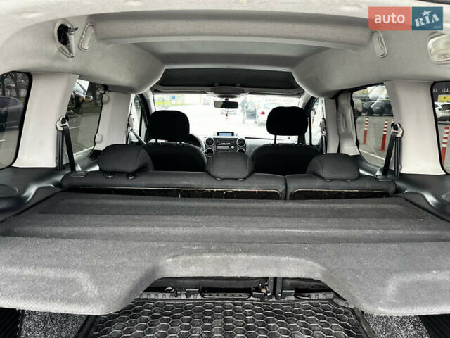 Белый Пежо Partner, объемом двигателя 1.56 л и пробегом 200 тыс. км за 8999 $, фото 16 на Automoto.ua