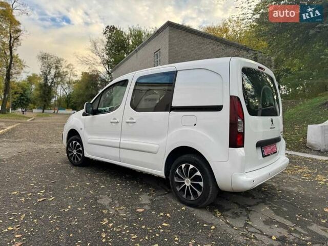 Белый Пежо Partner, объемом двигателя 0 л и пробегом 126 тыс. км за 8790 $, фото 9 на Automoto.ua