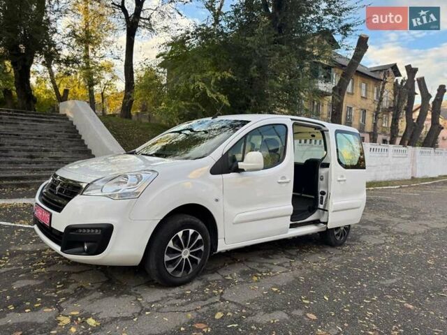 Белый Пежо Partner, объемом двигателя 0 л и пробегом 126 тыс. км за 8790 $, фото 12 на Automoto.ua