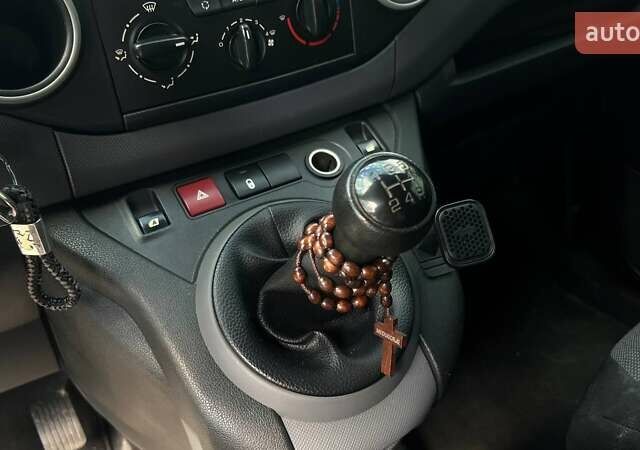 Білий Пежо Partner, об'ємом двигуна 1.6 л та пробігом 212 тис. км за 9999 $, фото 12 на Automoto.ua