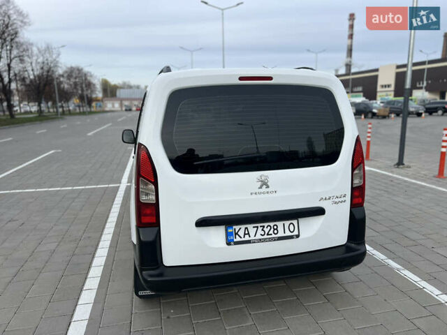 Белый Пежо Partner, объемом двигателя 1.56 л и пробегом 200 тыс. км за 8999 $, фото 3 на Automoto.ua