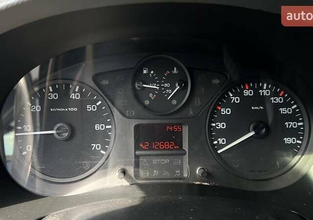 Білий Пежо Partner, об'ємом двигуна 1.6 л та пробігом 212 тис. км за 9999 $, фото 16 на Automoto.ua