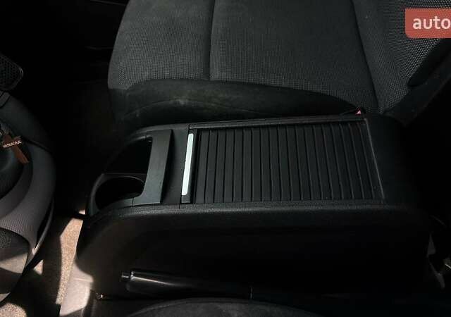 Білий Пежо Partner, об'ємом двигуна 1.6 л та пробігом 212 тис. км за 9999 $, фото 18 на Automoto.ua