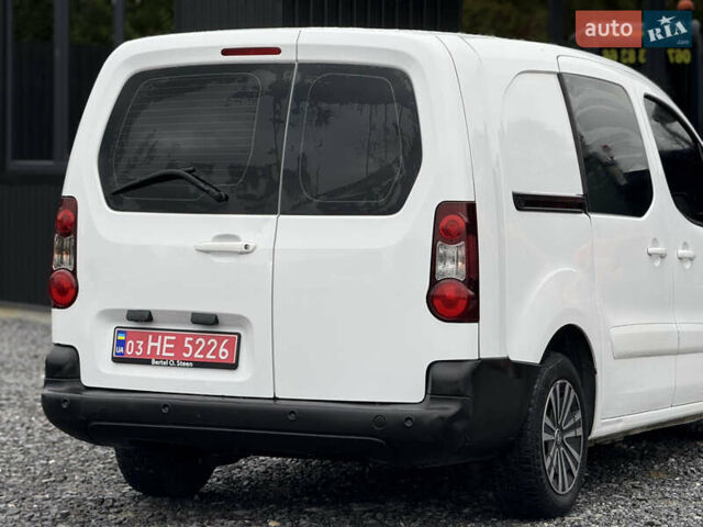 Белый Пежо Partner, объемом двигателя 0 л и пробегом 112 тыс. км за 9450 $, фото 10 на Automoto.ua