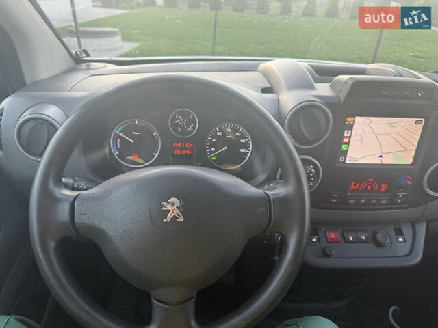 Білий Пежо Partner, об'ємом двигуна 0 л та пробігом 81 тис. км за 12000 $, фото 8 на Automoto.ua