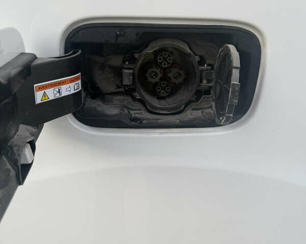 Білий Пежо Partner, об'ємом двигуна 0 л та пробігом 81 тис. км за 12000 $, фото 23 на Automoto.ua