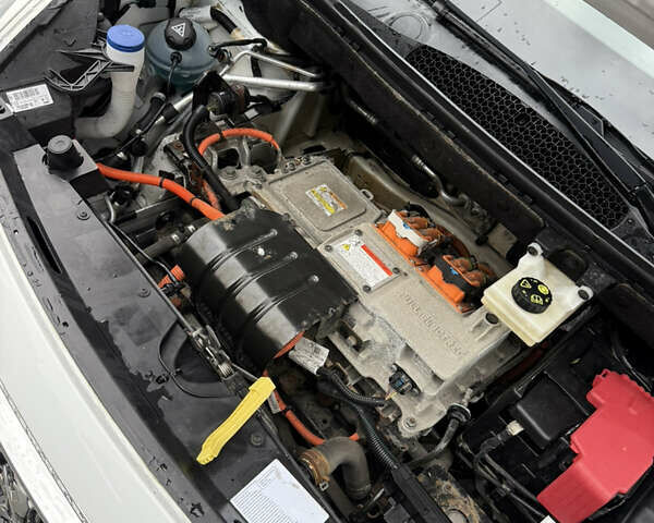 Белый Пежо Partner, объемом двигателя 0 л и пробегом 112 тыс. км за 9450 $, фото 21 на Automoto.ua