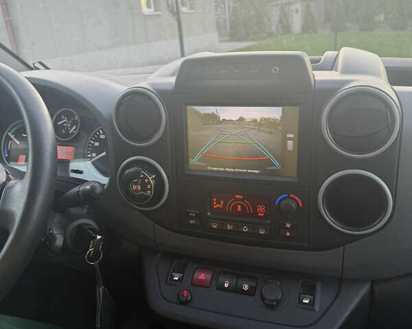 Білий Пежо Partner, об'ємом двигуна 0 л та пробігом 81 тис. км за 12000 $, фото 10 на Automoto.ua