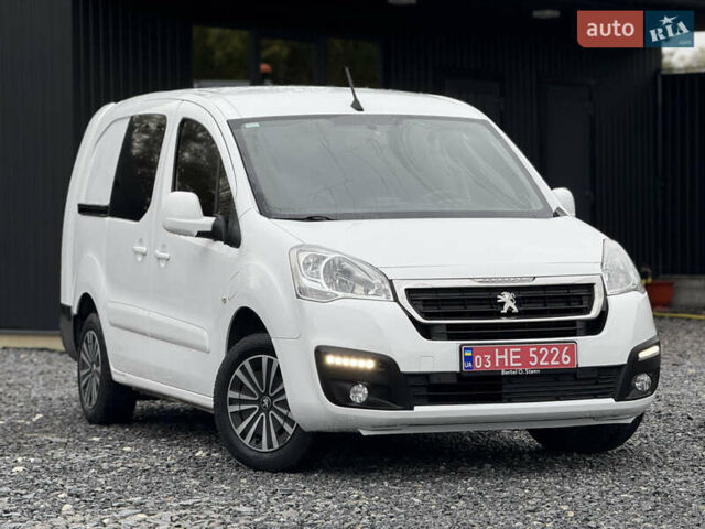 Белый Пежо Partner, объемом двигателя 0 л и пробегом 112 тыс. км за 9450 $, фото 9 на Automoto.ua